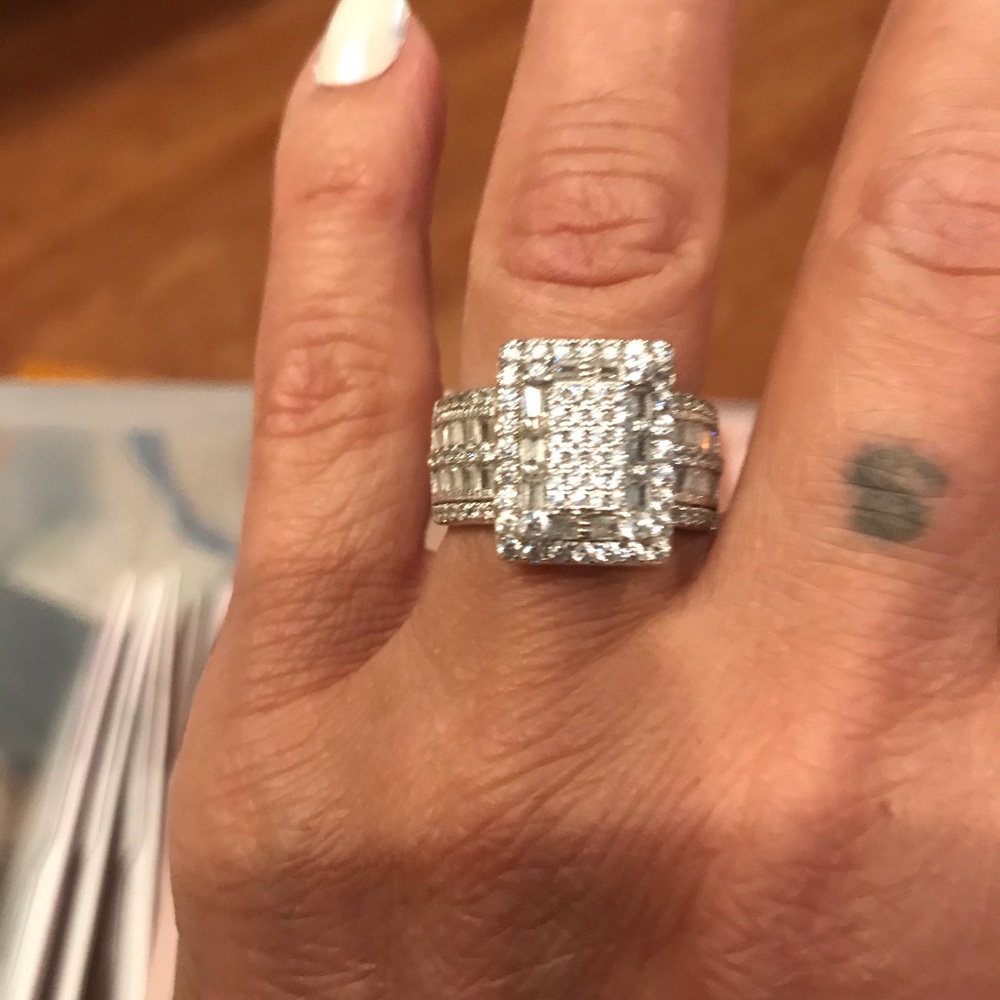Ring - Picture 2 of 5